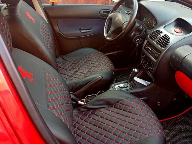 Червоний Пежо 206, об'ємом двигуна 1.4 л та пробігом 167 тис. км за 3300 $, фото 1 на Automoto.ua