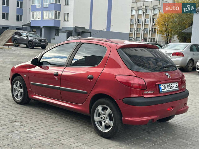 Червоний Пежо 206, об'ємом двигуна 1.59 л та пробігом 195 тис. км за 3800 $, фото 8 на Automoto.ua