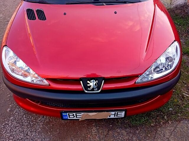 Червоний Пежо 206, об'ємом двигуна 1.4 л та пробігом 167 тис. км за 3300 $, фото 4 на Automoto.ua