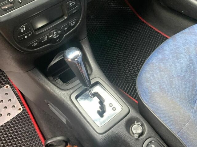 Червоний Пежо 206, об'ємом двигуна 1.6 л та пробігом 218 тис. км за 3500 $, фото 11 на Automoto.ua