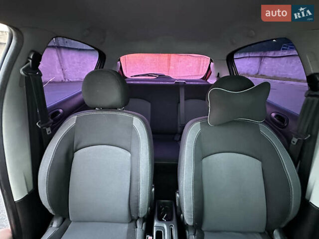 Красный Пежо 206, объемом двигателя 1.4 л и пробегом 263 тыс. км за 2600 $, фото 23 на Automoto.ua