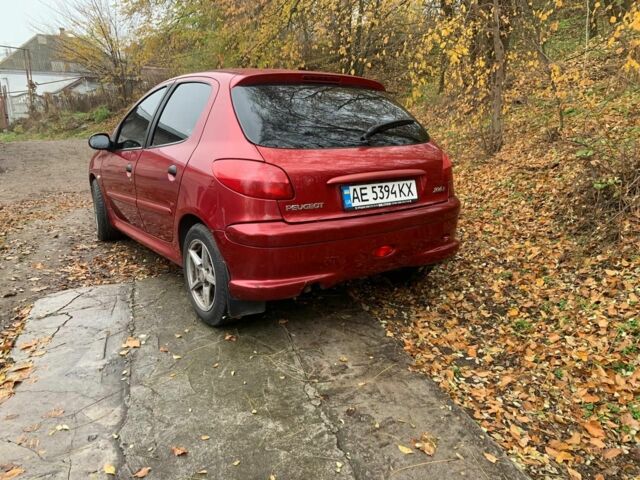 Червоний Пежо 206, об'ємом двигуна 1.6 л та пробігом 218 тис. км за 3500 $, фото 6 на Automoto.ua