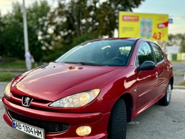 Красный Пежо 206, объемом двигателя 1.4 л и пробегом 230 тыс. км за 4000 $, фото 6 на Automoto.ua