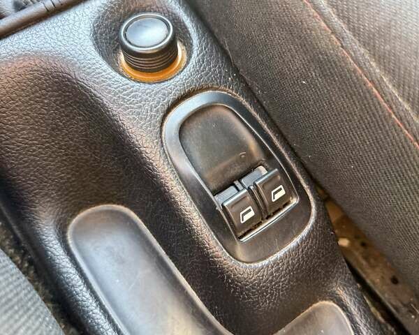 Червоний Пежо 206, об'ємом двигуна 0 л та пробігом 133 тис. км за 2500 $, фото 17 на Automoto.ua