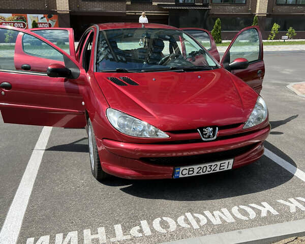 Червоний Пежо 206, об'ємом двигуна 1.36 л та пробігом 268 тис. км за 3500 $, фото 5 на Automoto.ua