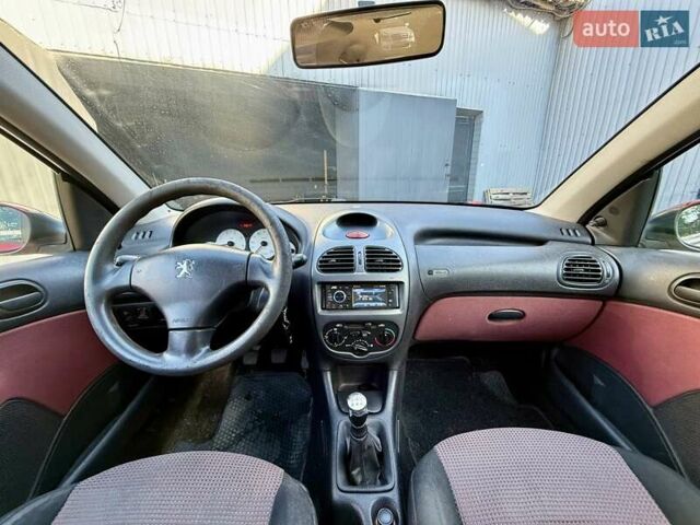 Червоний Пежо 206, об'ємом двигуна 0 л та пробігом 133 тис. км за 2500 $, фото 11 на Automoto.ua