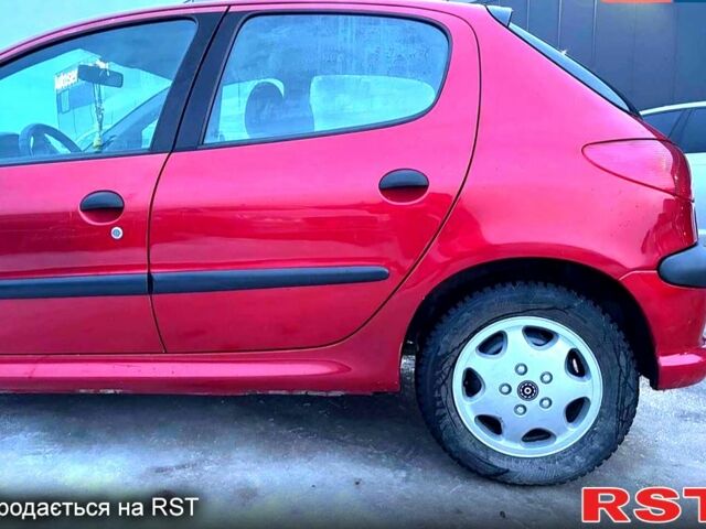 Красный Пежо 206, объемом двигателя 1.4 л и пробегом 0 тыс. км за 2900 $, фото 1 на Automoto.ua