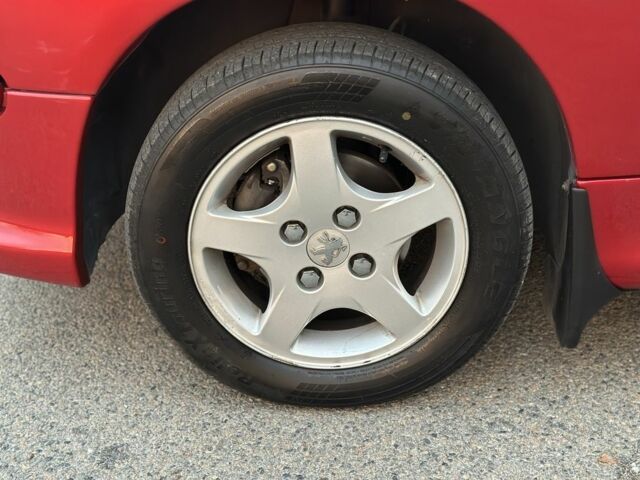 Красный Пежо 206, объемом двигателя 1.4 л и пробегом 119 тыс. км за 4500 $, фото 21 на Automoto.ua