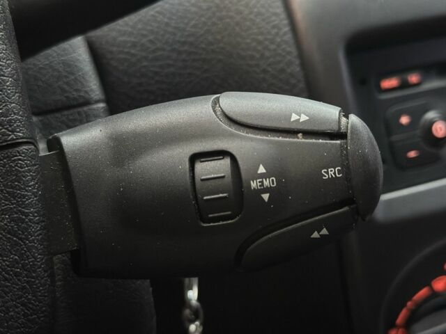 Красный Пежо 206, объемом двигателя 1.4 л и пробегом 119 тыс. км за 4500 $, фото 19 на Automoto.ua