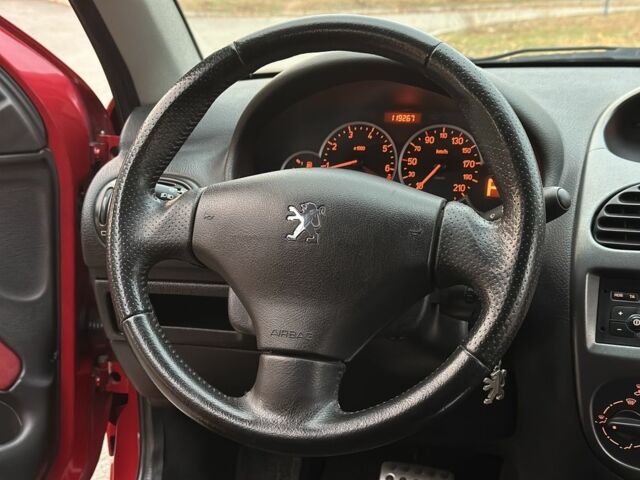 Красный Пежо 206, объемом двигателя 1.4 л и пробегом 119 тыс. км за 4500 $, фото 13 на Automoto.ua