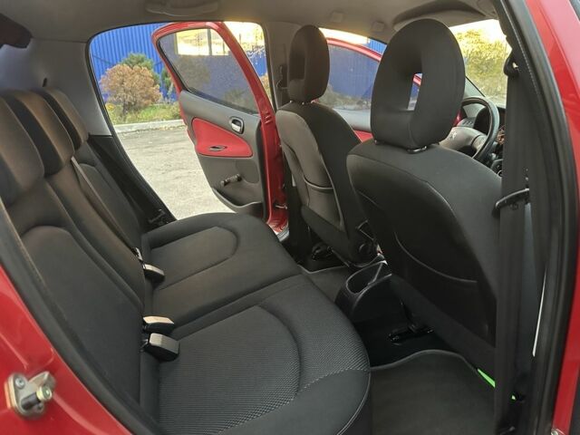 Красный Пежо 206, объемом двигателя 1.4 л и пробегом 119 тыс. км за 4500 $, фото 9 на Automoto.ua