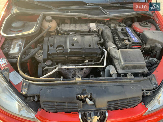 Червоний Пежо 206, об'ємом двигуна 1.59 л та пробігом 188 тис. км за 4500 $, фото 9 на Automoto.ua