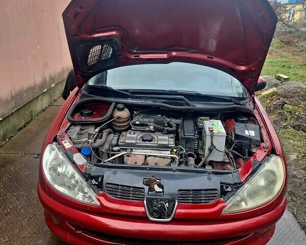 Красный Пежо 206, объемом двигателя 1.36 л и пробегом 226 тыс. км за 3799 $, фото 50 на Automoto.ua