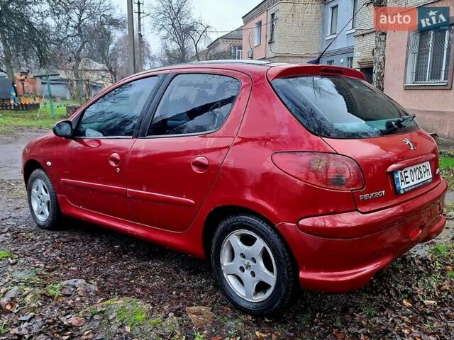 Красный Пежо 206, объемом двигателя 1.36 л и пробегом 226 тыс. км за 3799 $, фото 55 на Automoto.ua