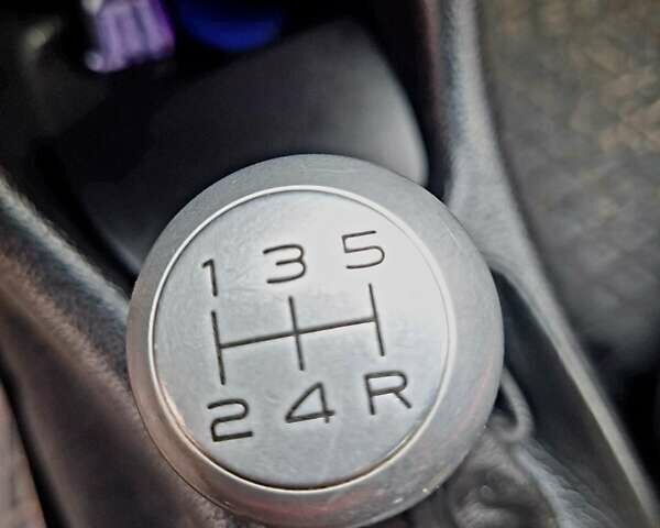 Красный Пежо 206, объемом двигателя 1.36 л и пробегом 226 тыс. км за 3799 $, фото 36 на Automoto.ua