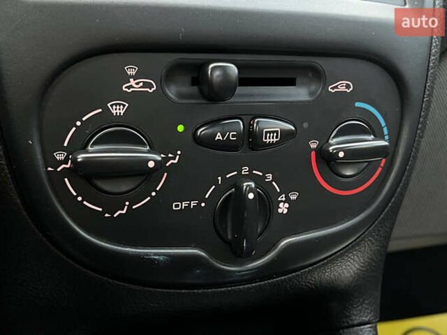 Красный Пежо 206, объемом двигателя 1.4 л и пробегом 139 тыс. км за 3999 $, фото 12 на Automoto.ua