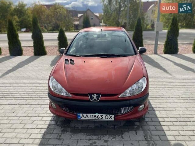 Червоний Пежо 206, об'ємом двигуна 1.4 л та пробігом 170 тис. км за 2800 $, фото 2 на Automoto.ua
