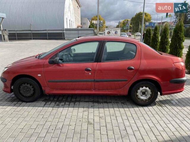 Червоний Пежо 206, об'ємом двигуна 1.4 л та пробігом 170 тис. км за 2800 $, фото 1 на Automoto.ua