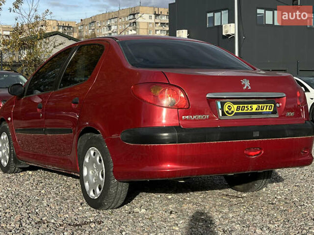 Червоний Пежо 206, об'ємом двигуна 1.4 л та пробігом 139 тис. км за 3999 $, фото 3 на Automoto.ua