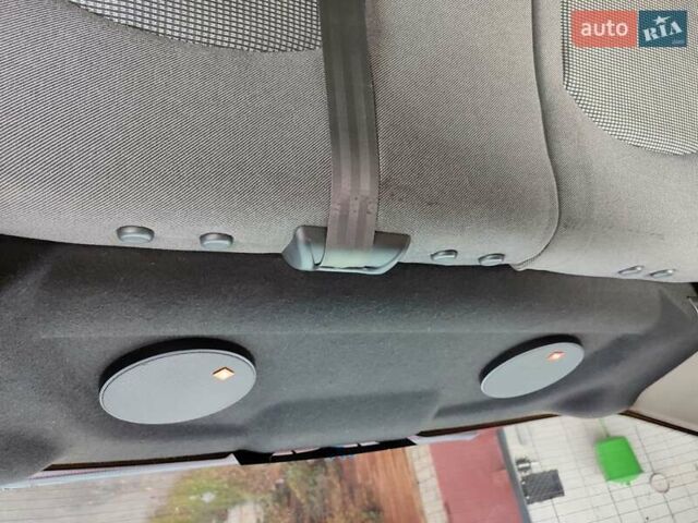 Червоний Пежо 206, об'ємом двигуна 1.36 л та пробігом 230 тис. км за 3800 $, фото 8 на Automoto.ua