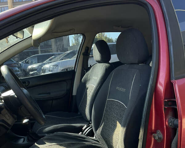 Пежо 206 2008 в Одессе на Automoto.ua Красный Пежо 206, объемом двигателя 1.36 л и пробегом 280 тыс. км за 3500 $, фото 7 на Automoto.ua