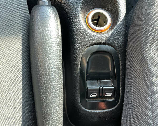 Пежо 206 2008 в Одессе на Automoto.ua Красный Пежо 206, объемом двигателя 1.36 л и пробегом 280 тыс. км за 3500 $, фото 11 на Automoto.ua