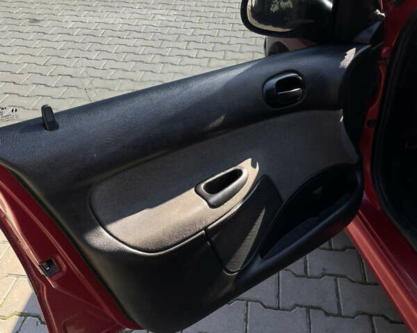 Пежо 206 2008 в Одессе на Automoto.ua Красный Пежо 206, объемом двигателя 1.36 л и пробегом 280 тыс. км за 3500 $, фото 6 на Automoto.ua