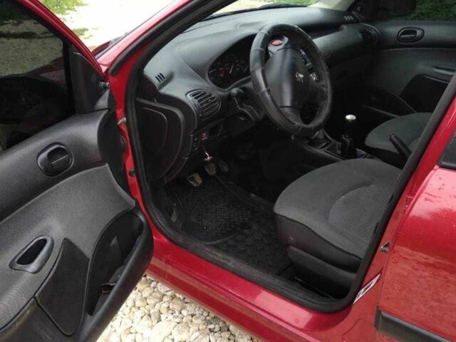 Пежо 206 2008 в Трускавце на Automoto.ua Красный Пежо 206, объемом двигателя 1.4 л и пробегом 260 тыс. км за 2950 $, фото 6 на Automoto.ua