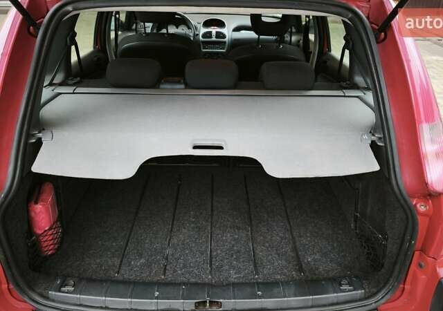 Червоний Пежо 206, об'ємом двигуна 1.4 л та пробігом 286 тис. км за 4250 $, фото 30 на Automoto.ua