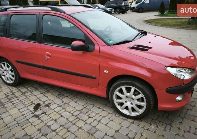 Червоний Пежо 206, об'ємом двигуна 1.4 л та пробігом 286 тис. км за 4250 $, фото 4 на Automoto.ua