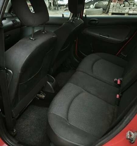 Червоний Пежо 206, об'ємом двигуна 1.4 л та пробігом 286 тис. км за 4250 $, фото 9 на Automoto.ua