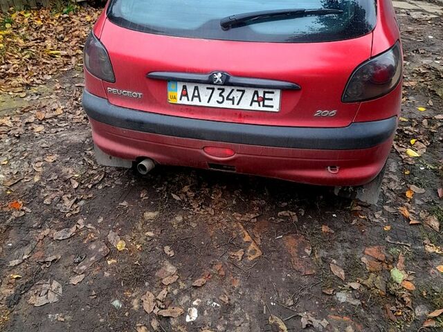 Пежо 206, объемом двигателя 1.4 л и пробегом 300 тыс. км за 2500 $, фото 1 на Automoto.ua