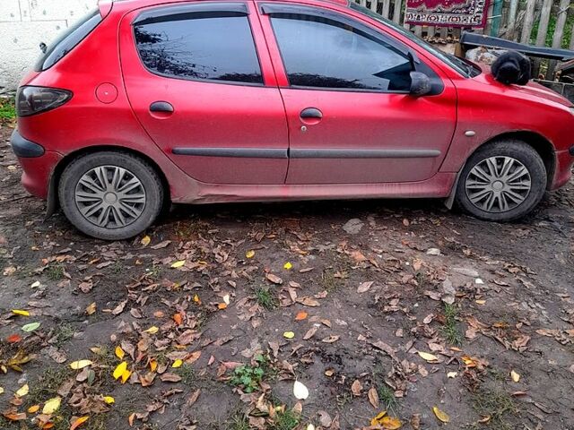 Пежо 206, объемом двигателя 1.4 л и пробегом 300 тыс. км за 2500 $, фото 2 на Automoto.ua