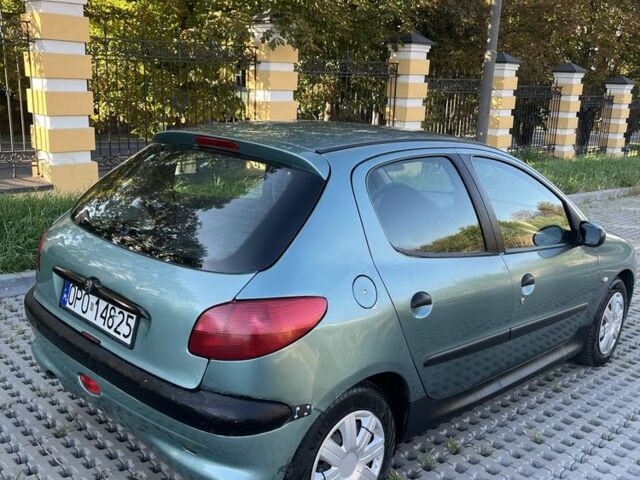 Пежо 206, объемом двигателя 1.6 л и пробегом 100 тыс. км за 1600 $, фото 2 на Automoto.ua