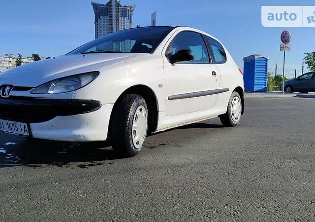 Пежо 206, объемом двигателя 1.36 л и пробегом 266 тыс. км за 2999 $, фото 3 на Automoto.ua