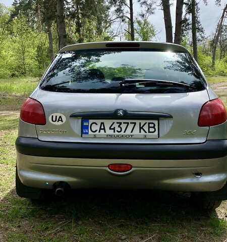 Пежо 206, объемом двигателя 1.4 л и пробегом 194 тыс. км за 3650 $, фото 6 на Automoto.ua