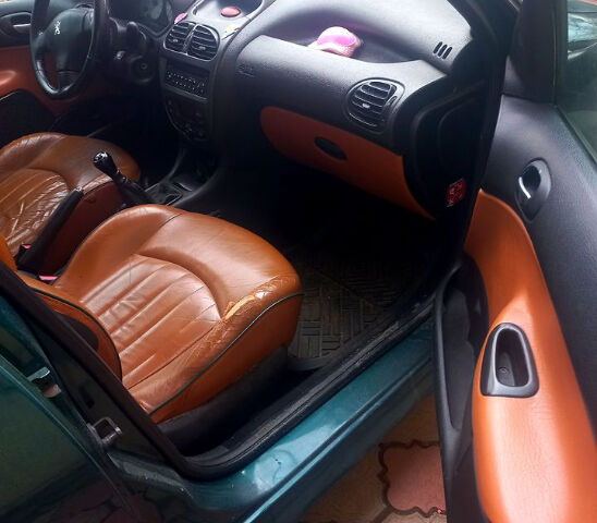 Пежо 206, объемом двигателя 1.6 л и пробегом 270 тыс. км за 2650 $, фото 1 на Automoto.ua