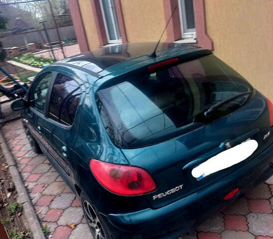 Пежо 206, объемом двигателя 1.6 л и пробегом 270 тыс. км за 2650 $, фото 3 на Automoto.ua