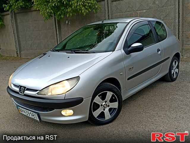 Пежо 206, объемом двигателя 1.4 л и пробегом 187 тыс. км за 3200 $, фото 6 на Automoto.ua
