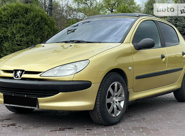 Пежо 206, объемом двигателя 1.4 л и пробегом 107 тыс. км за 4200 $, фото 5 на Automoto.ua