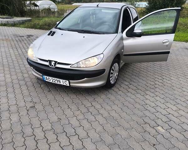 Пежо 206, объемом двигателя 1.1 л и пробегом 170 тыс. км за 2550 $, фото 4 на Automoto.ua