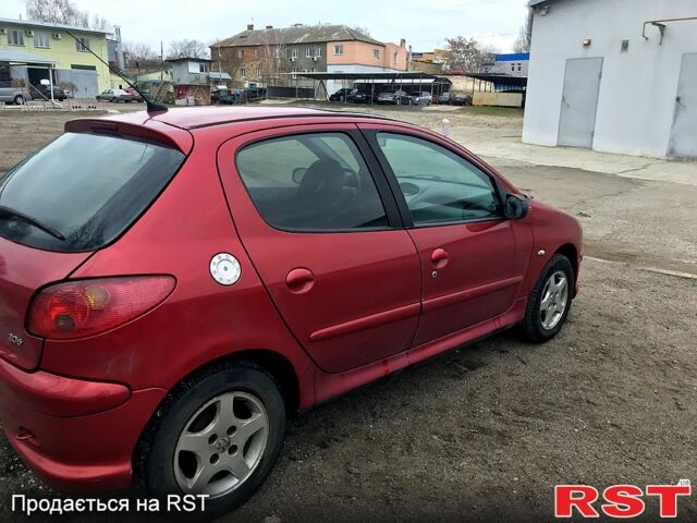 Пежо 206, объемом двигателя 1.3 л и пробегом 179 тыс. км за 3300 $, фото 4 на Automoto.ua