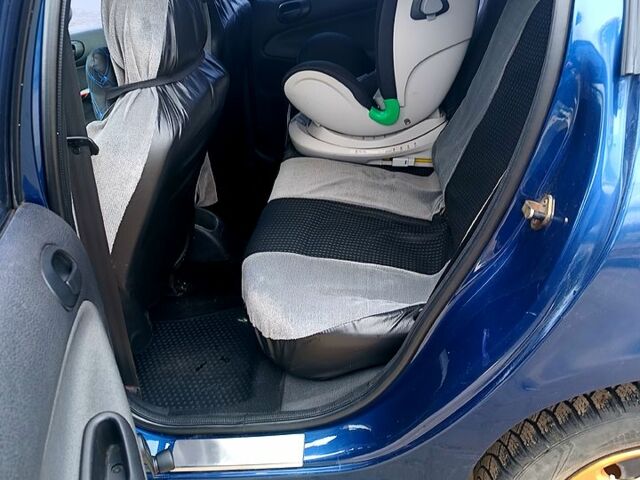 Пежо 206, объемом двигателя 1.4 л и пробегом 143 тыс. км за 4400 $, фото 9 на Automoto.ua