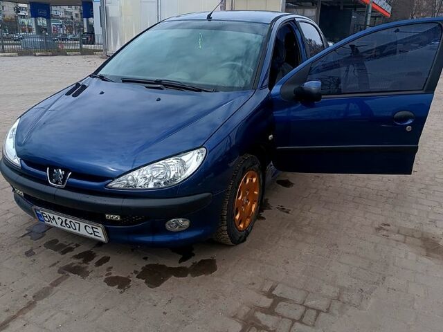 Пежо 206, объемом двигателя 1.4 л и пробегом 143 тыс. км за 4400 $, фото 2 на Automoto.ua