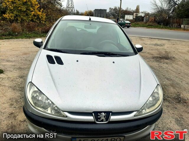 Пежо 206, объемом двигателя 1.4 л и пробегом 340 тыс. км за 2900 $, фото 2 на Automoto.ua