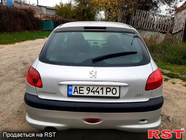 Пежо 206, объемом двигателя 1.4 л и пробегом 340 тыс. км за 2900 $, фото 5 на Automoto.ua