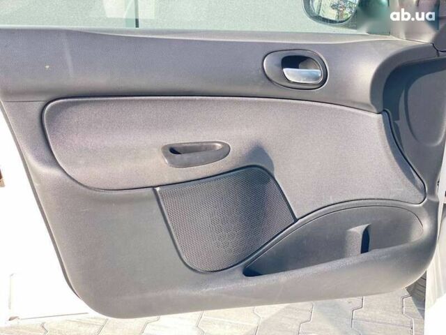 Пежо 206, объемом двигателя 1.4 л и пробегом 206 тыс. км за 3990 $, фото 16 на Automoto.ua