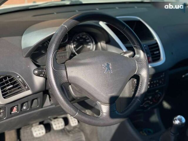 Пежо 206, объемом двигателя 1.4 л и пробегом 206 тыс. км за 3990 $, фото 21 на Automoto.ua