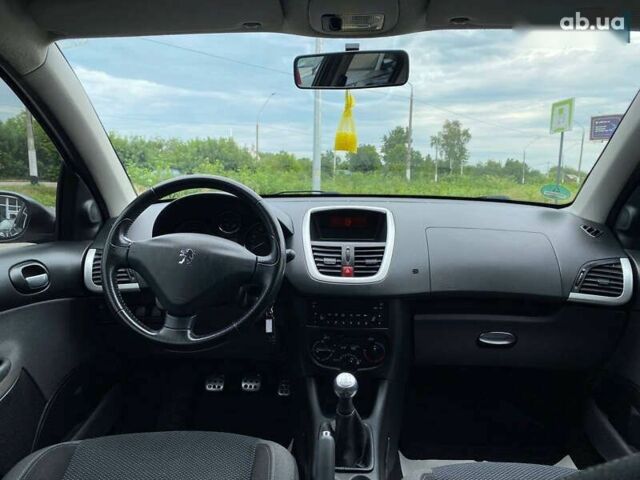 Пежо 206, объемом двигателя 1.4 л и пробегом 188 тыс. км за 4250 $, фото 9 на Automoto.ua