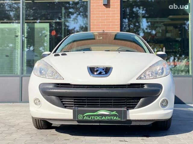 Пежо 206, объемом двигателя 1.4 л и пробегом 206 тыс. км за 3990 $, фото 2 на Automoto.ua